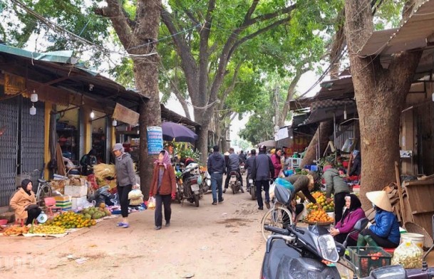Có một ngôi chợ quê giữa lòng Hà Nội