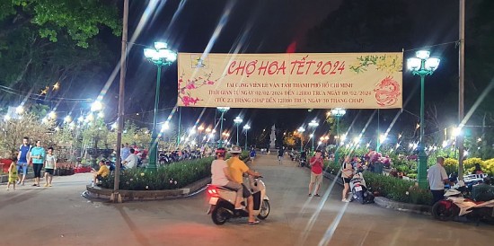 TP. Hồ Chí Minh: Nhộn nhịp các chợ hoa Tết