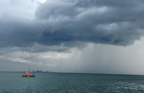 Dự báo thời tiết biển hôm nay 4/2/2024: Khu vực Nam Biển Đông có mưa rào và dông vài nơi