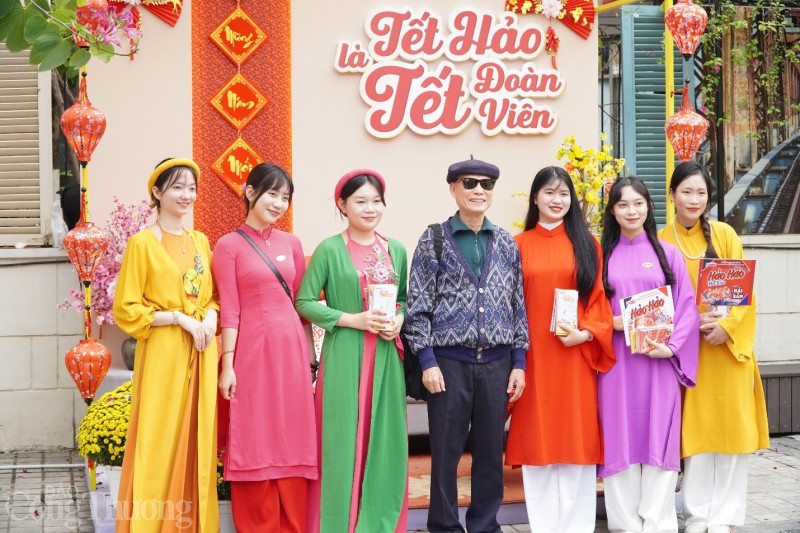 Ngắm thiên đường hoa và trải nghiệm hội chợ Tết 2024 tại Mailand Hanoi City