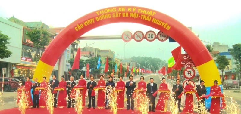 Thái Nguyên: Thông xe kỹ thuật cầu vượt đường sắt Hà Nội - Thái Nguyên trước Tết