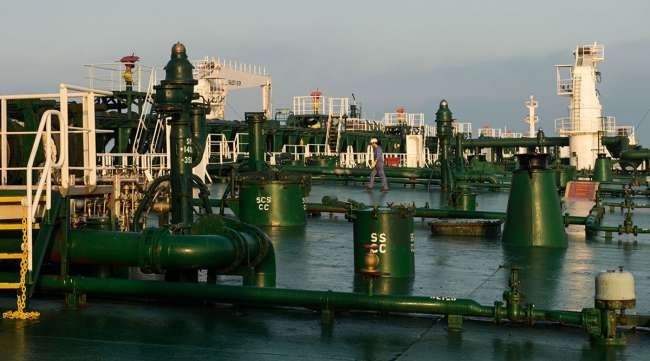 Thị trường dầu mỏ toàn cầu chuyển sang nguồn cung nội địa do mối nguy hiểm ở Biển Đỏ