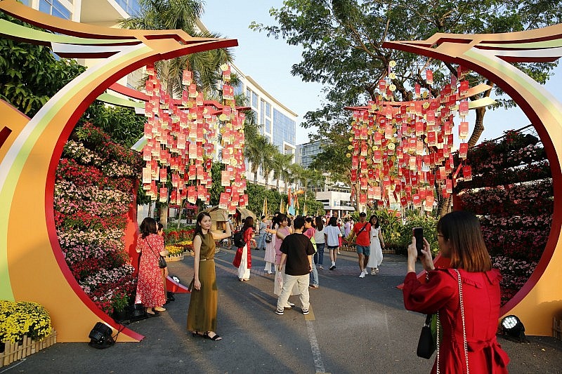 Rực rỡ sắc xuân trên những đường hoa Tết tại TP. Hồ Chí Minh