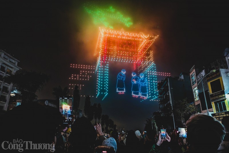 Hà Nội: Mãn nhãn với màn tổng duyệt lễ hội ánh sáng Hồ Tây