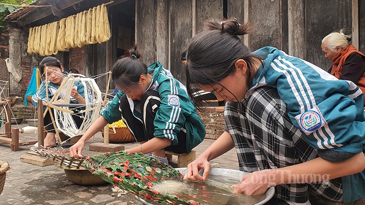 Thái Bình: Hồi sinh làng nghề dệt đũi Nam Cao