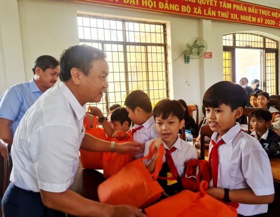 Phú Yên dành hơn 57,5 tỷ đồng chăm lo Tết cho người dân