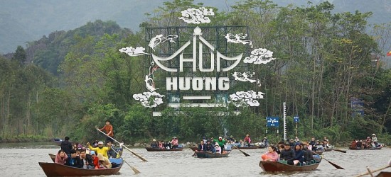 Chi tiết giá vé tham quan chùa Hương và các địa điểm nổi tiếng ở Hà Nội