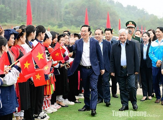 Chủ tịch nước Võ Văn Thưởng phát động Tết trồng cây  Xuân Giáp Thìn 2024 tại Tuyên Quang