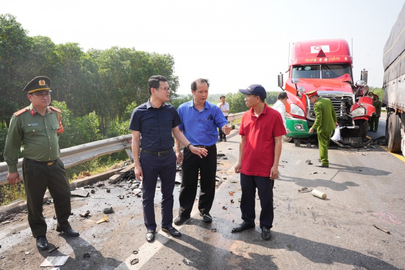Thừa Thiên Huế: Tai nạn nghiêm trọng trên cao tốc làm 3 người tử vong