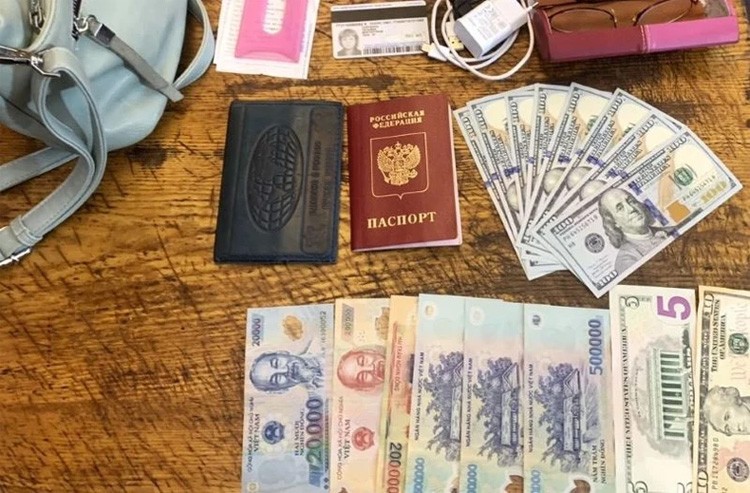 Trả lại tài sản cho hành khách bỏ quên trên tàu tại ga Biên Hòa