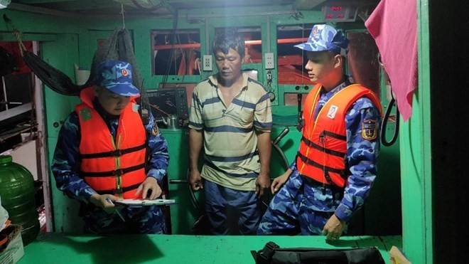 Kiên Giang: Phát hiện 2 tàu chở khoảng 170.000 lít dầu DO không rõ nguồn gốc