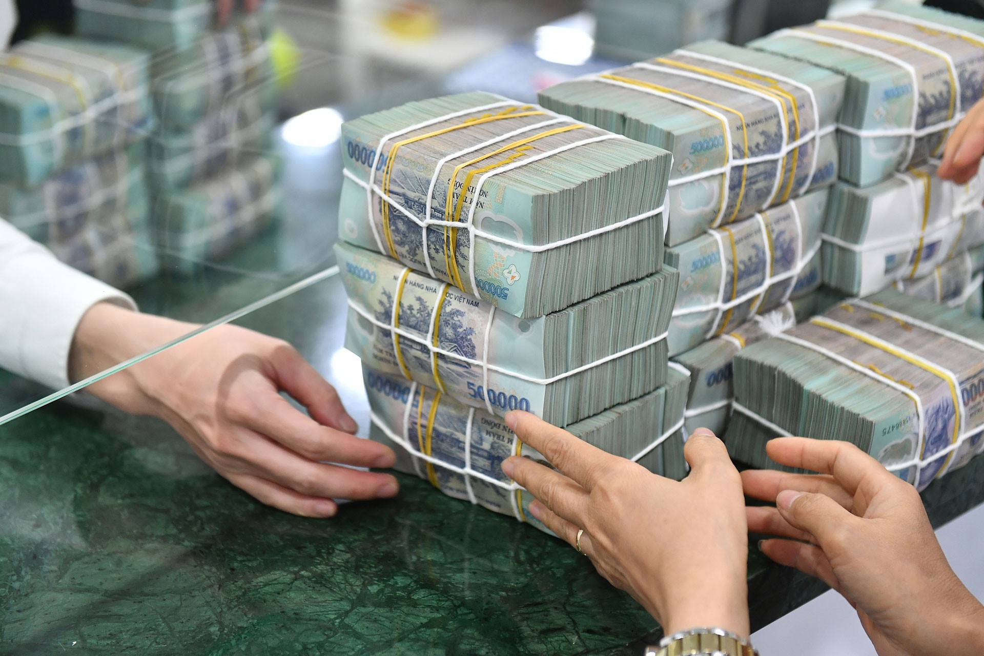 Triển vọng nào cho thị trường tài chính Việt Nam 2024?