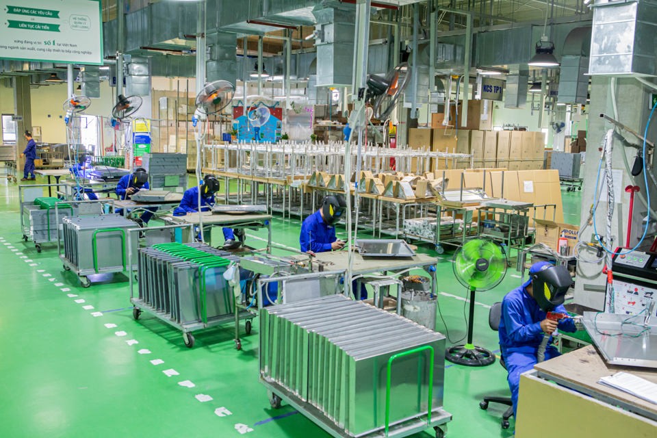 Dây chuyền sản xuất tại một nhà máy cơ khí ở Hưng Yên