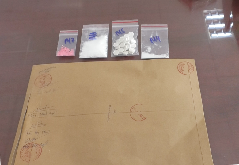 Lào Cai: Bắt 3 đối tượng mua bán trái phép chất ma túy