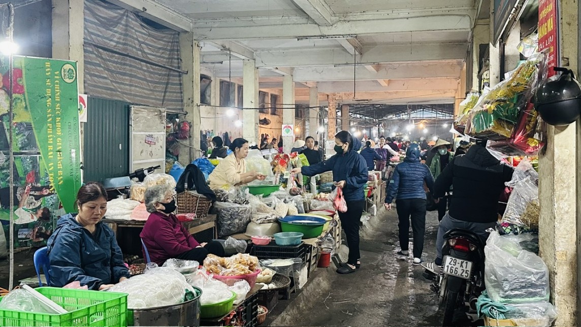 Thị trường dịp lễ rằm tháng Giêng: Hàng hoá “hạ nhiệt”, thực phẩm chay sôi động trên chợ mạng