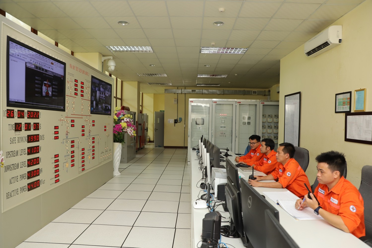 Phòng điều khiển trung tâm NMTĐ Sông Bung 2, xã Zuôih, huyện Nam Giang, tỉnh Quảng Nam