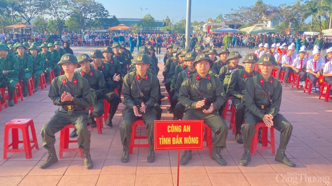 Đắk Nông: Hơn 1.000 tân binh hăng hái lên đường thực hiện nghĩa vụ quân sự năm 2024