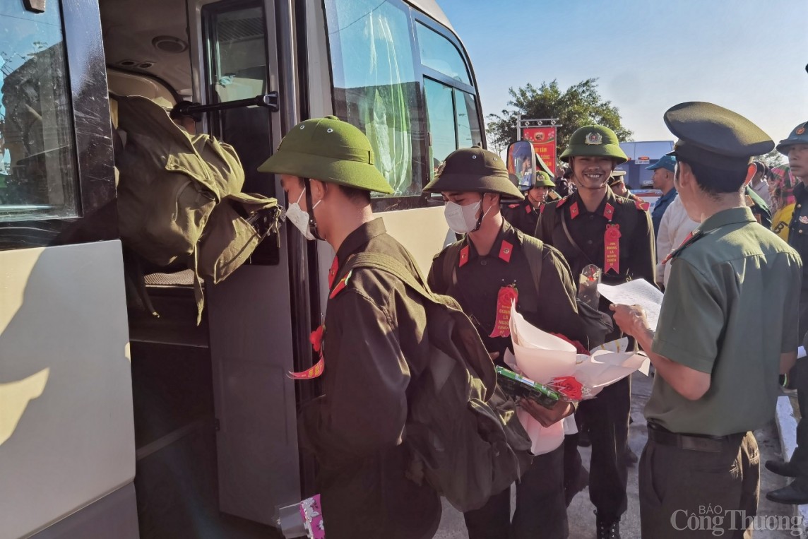 Đắk Nông: Hơn 1.000 tân binh hăng hái lên đường thực hiện nghĩa vụ quân sự năm 2024
