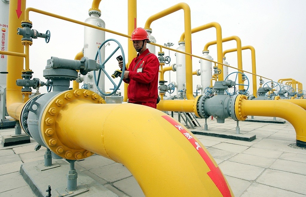 Trung Quốc tăng cường mua dầu thô; khủng hoảng Biển Đỏ thêm trầm trọng