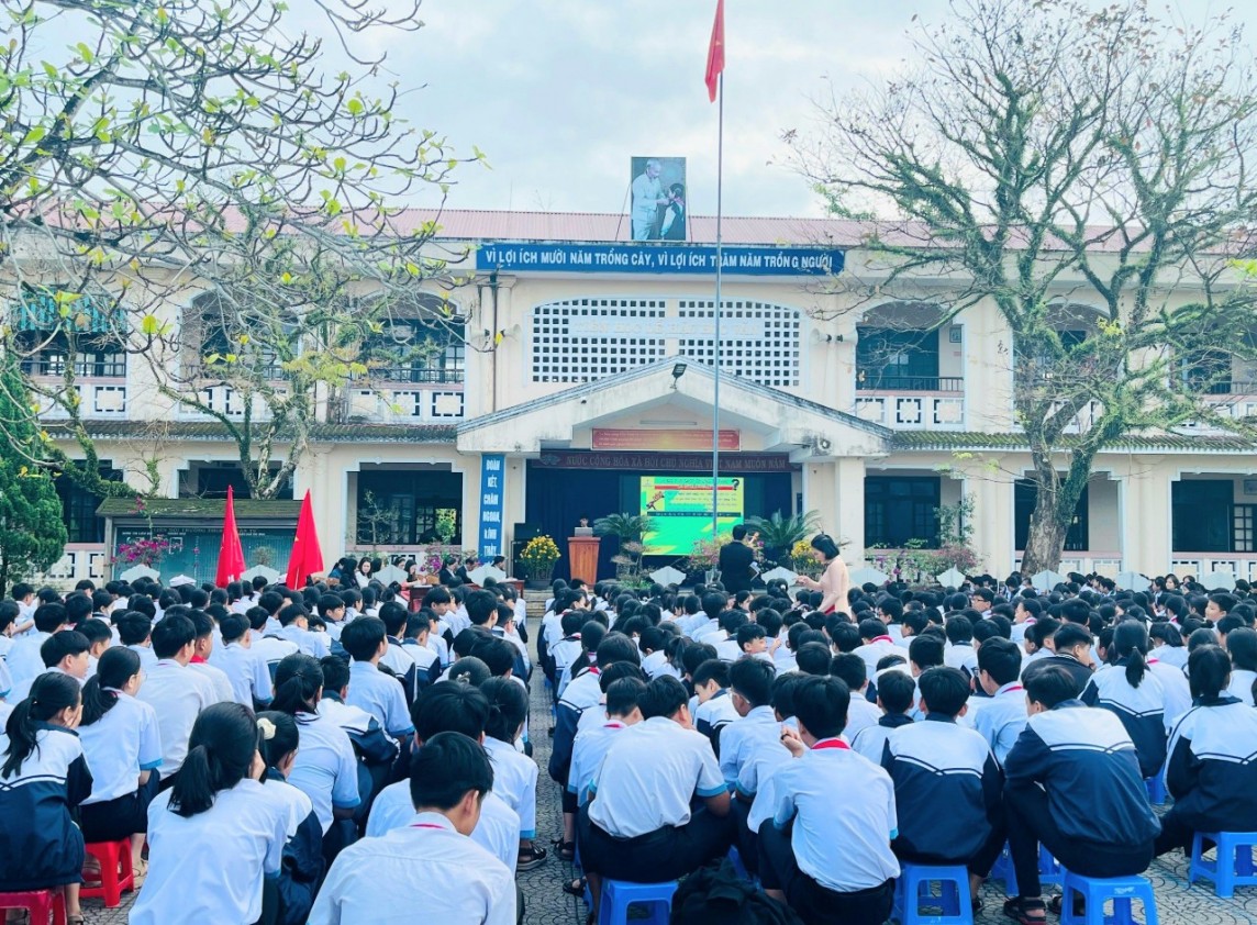PC Thừa Thiên Huế: Tuyên truyền an toàn, tiết kiệm điện trong trường học