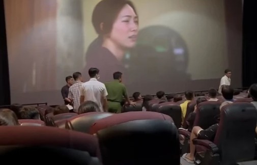 Lực lượng chức năng kiểm tra đột xuất độ tuổi khán giả xem phim "Mai"