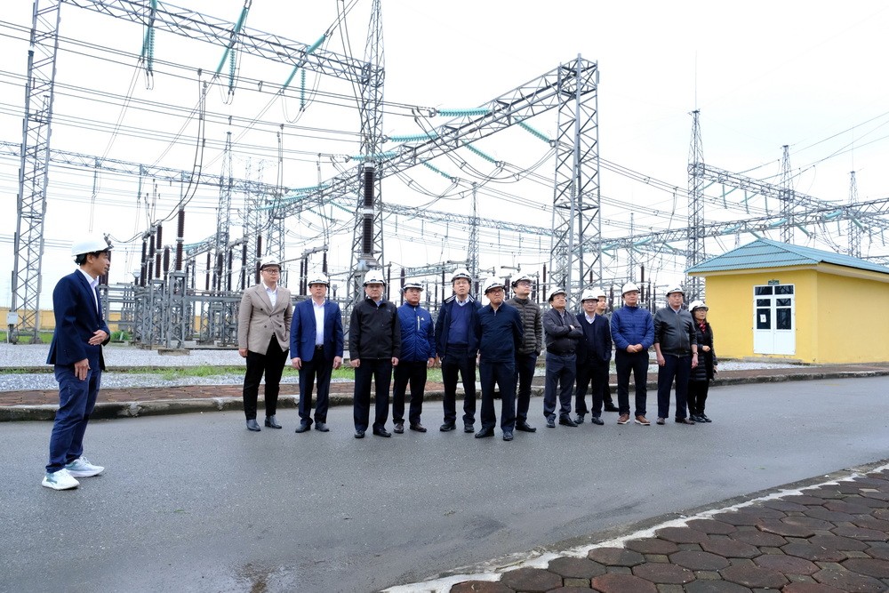 Bộ Công Thương kiểm tra công tác vận hành lưới truyền tải mùa khô 2024 tại Bắc Giang