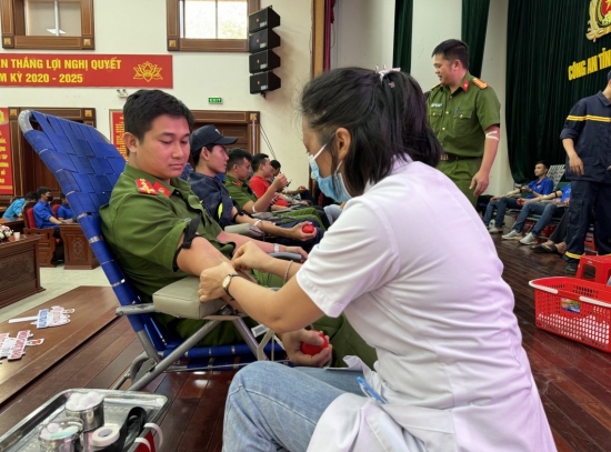 Tuổi trẻ Công an Đắk Lắk xung kích đi đầu trong việc hiến máu cứu người