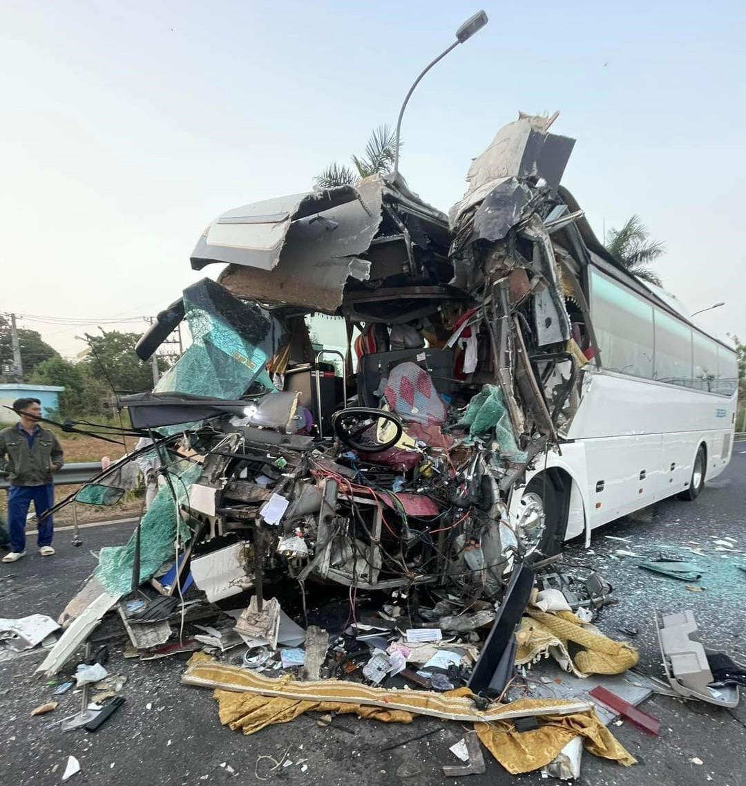 Đồng Nai: Tai nạn nghiêm trọng trên đường dẫn vào trạm dừng nghỉ cao tốc Long Thành - Dầu Giây