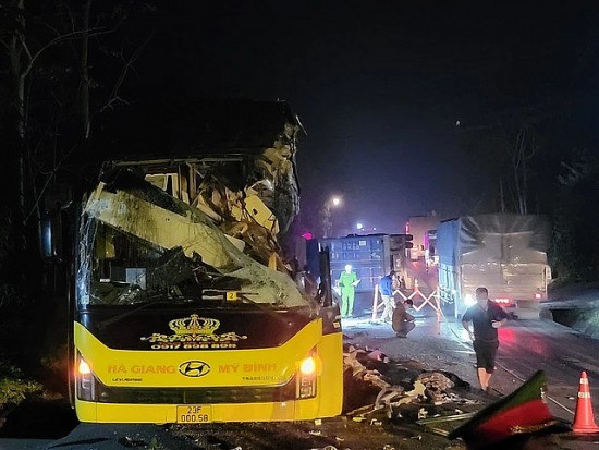 Thủ tướng chỉ đạo khắc phục hậu quả vụ tai nạn tại Tuyên Quang khiến 10 người thương vong