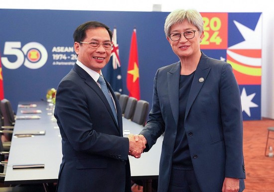 Bộ trưởng Ngoại giao Bùi Thanh Sơn gặp Bộ trưởng Ngoại giao Australia Penny Wong