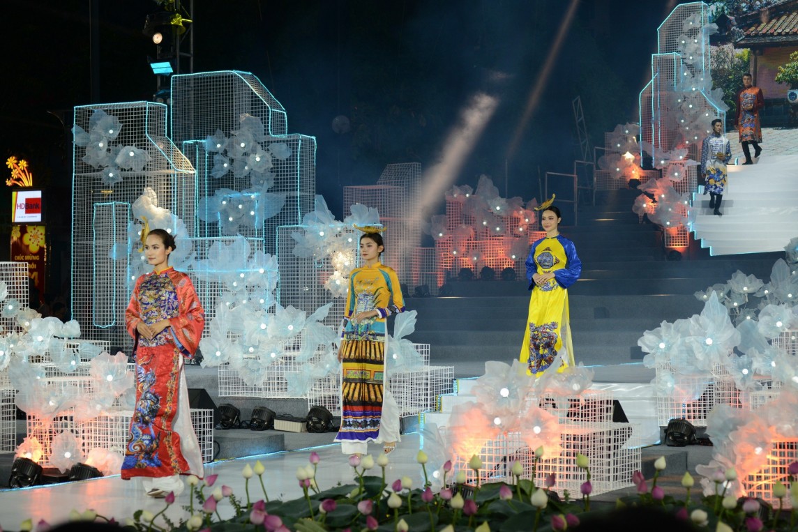 Bùng nổ đêm khai mạc Lễ hội Áo dài TP. Hồ Chí Minh lần thứ 10