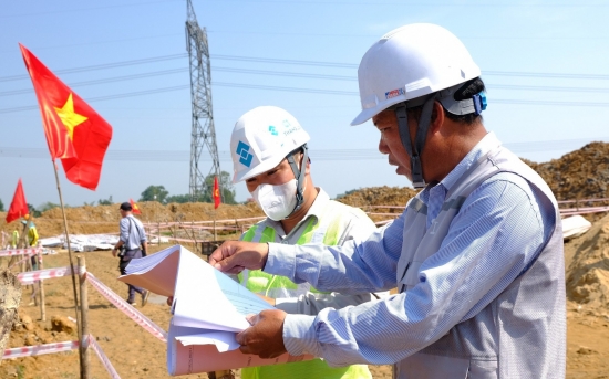 “Vượt nắng, thắng mưa” đảm bảo tiến độ dự án đường dây 500kV mạch 3 Quảng Trạch - Phố Nối