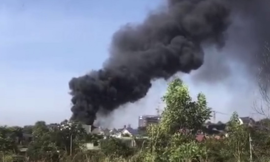 Cháy kho để thùng phi chứa nhớt tại Đắk Nông