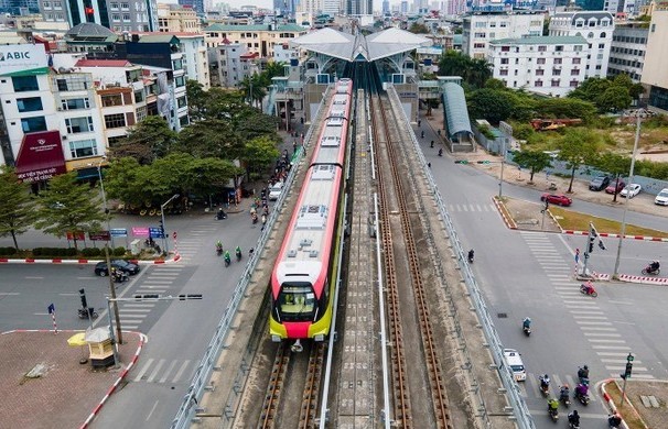 Vận hành thử đường sắt trên cao metro Nhổn - Ga Hà Nội