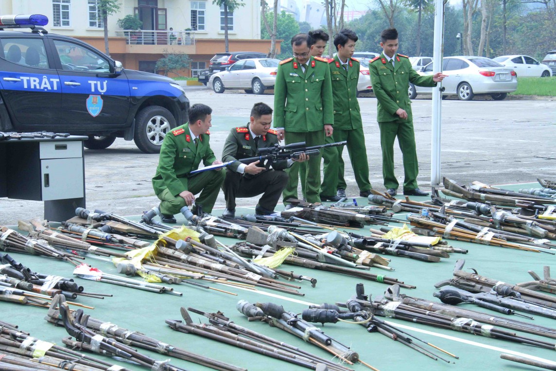 Lào Cai: Thu hồi hơn 400 súng tự chế và công cụ hỗ trợ