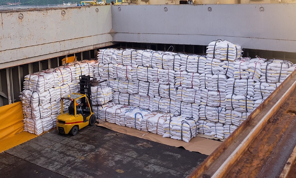 Philippines dự kiến nhập đến 4,1 triệu tấn gạo, giá gạo “nóng” trở lại