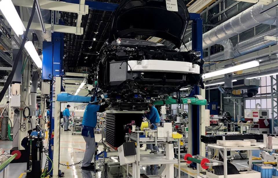 Toyota tăng lương cao nhất trong gần 3 thập kỷ; Ngân hàng Nhật Bản kỳ vọng “thoát lãi suất âm”