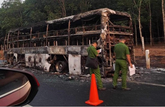Đồng Nai: Cháy xe khách trên cao tốc Phan Thiết - Dầu Giây