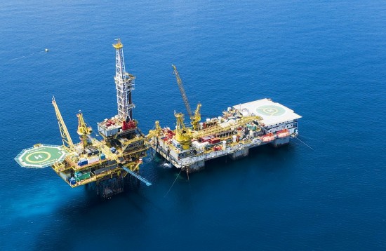 Indonesia tăng cường khai thác dầu mỏ; Mỹ mua dầu cho kho dự trữ chiến lược