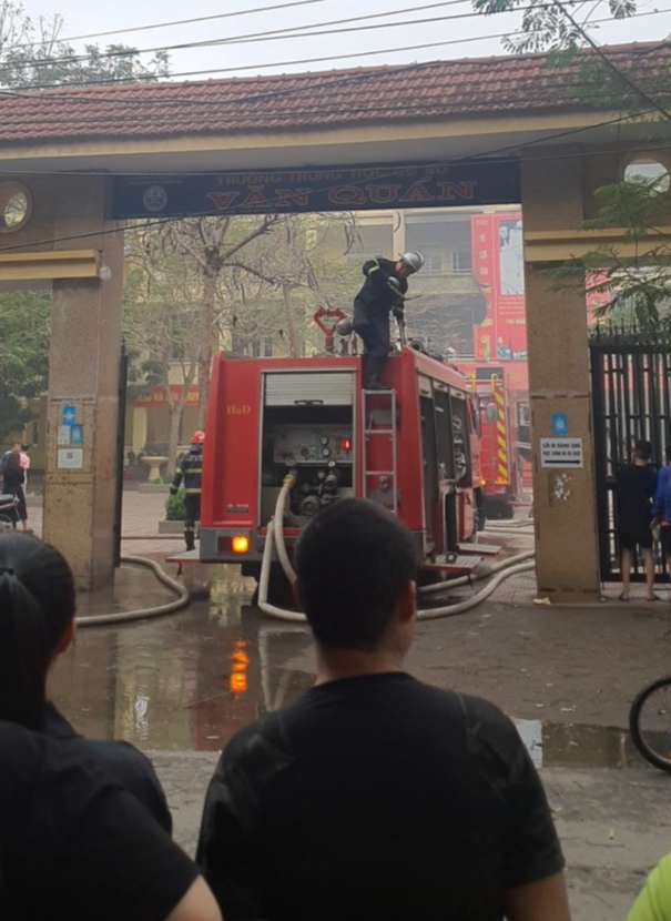 Hà Nội: Cháy Trường THCS Văn Quán