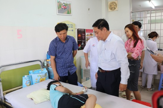 ​Vụ ngộ độc sau khi ăn cơm gà ở Nha Trang: Tất cả bệnh nhân ra viện
