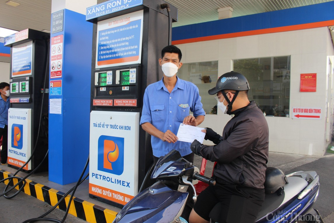 TP. Hồ Chí Minh: Trước giờ G, nhiều cây xăng vẫn chưa xuất hoá đơn điện tử bán lẻ xăng dầu