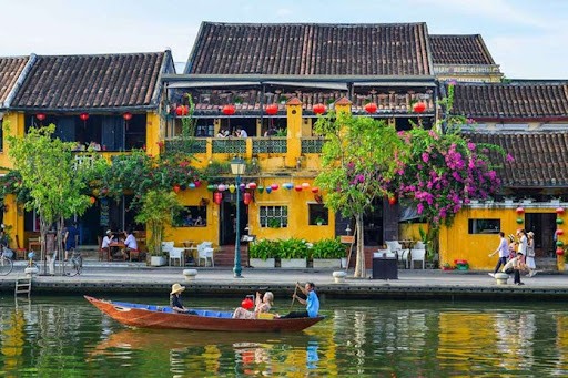Việt Nam tăng 11 bậc trong Báo cáo Hạnh phúc Thế giới 2024