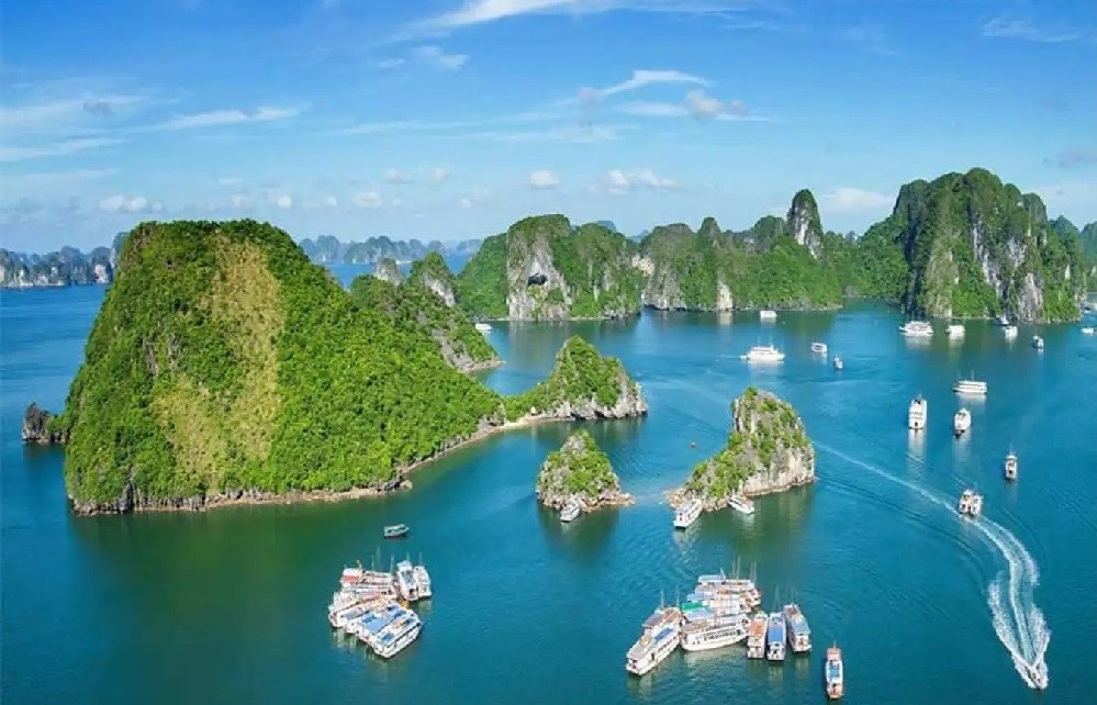 Quảng Ninh đẩy mạnh thu hút khách du lịch tàu biển