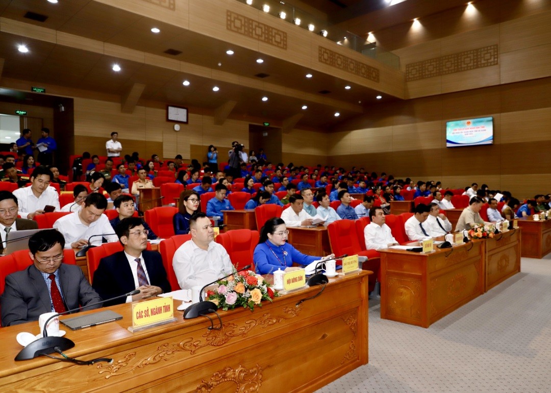 Chủ tịch UBND tỉnh Hà Giang đối thoại với thanh niên