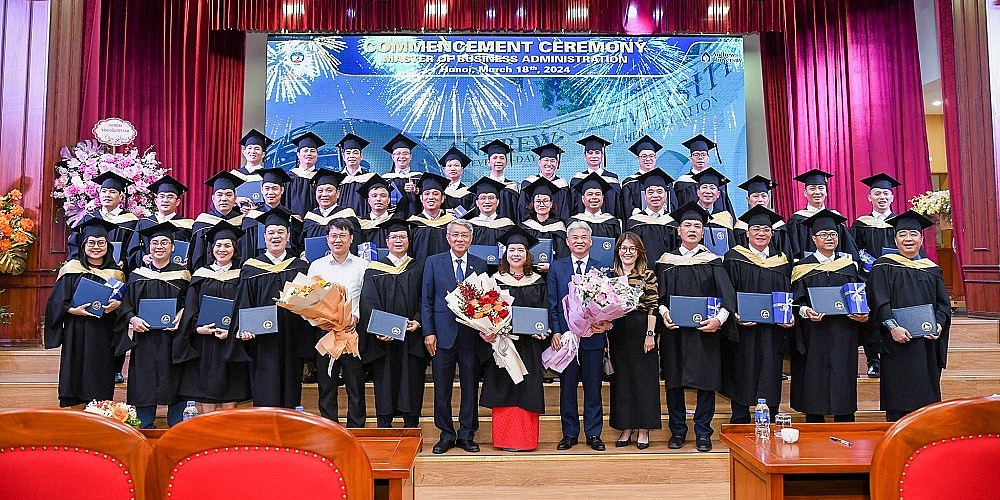 34 cán bộ Tập đoàn Xăng dầu Việt Nam nhận bằng Thạc sĩ Quản trị kinh doanh