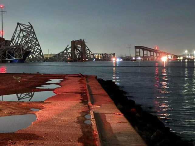 Cầu Francis Scott Key ở Mỹ bị tàu hàng đâm sập