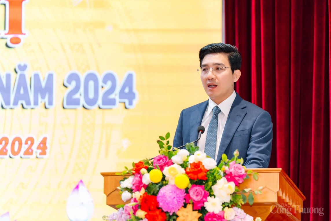 Ông  Nguyễn Hữu Kiên - Giám đốc Công ty phát biểu tại hội nghị