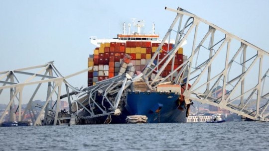 Vụ sập cầu Baltimore gây lo ngại về chuỗi cung ứng toàn cầu