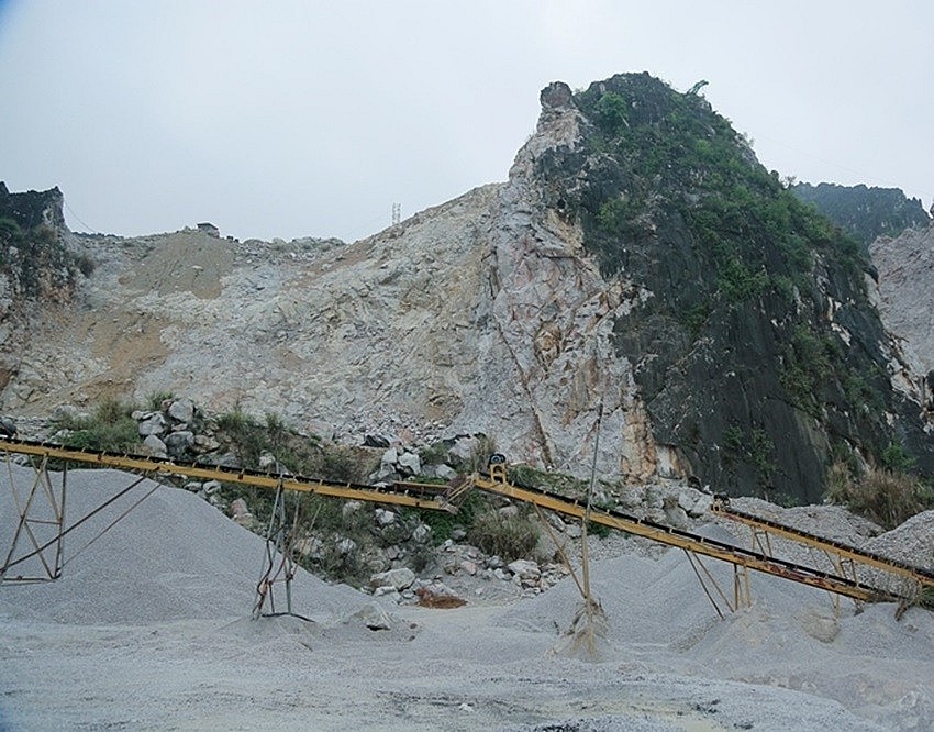 Thanh Hóa: Tạm dừng khai thác mỏ đá vôi làm ảnh hưởng đến đời sống người dân